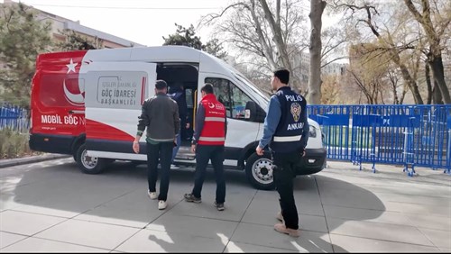  Düzensiz Göçle Mücadelemiz Bayram Tatilinde de Kesintisiz Sürüyor